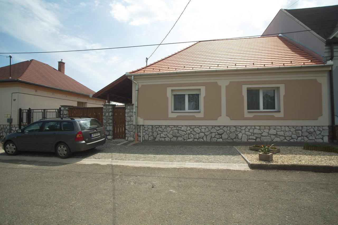 Holiday Home Podium Эгер Экстерьер фото
