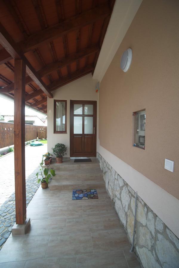 Holiday Home Podium Эгер Экстерьер фото